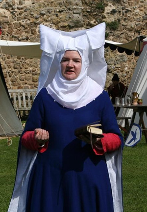 Christine de Pizan style 'Attor de Gibet' Headdress in Fine White Linen